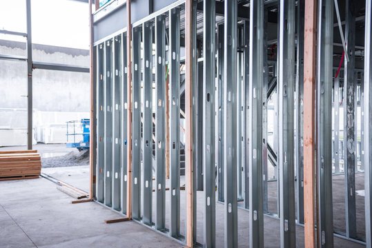 Metal Framing / إطارات معدنية